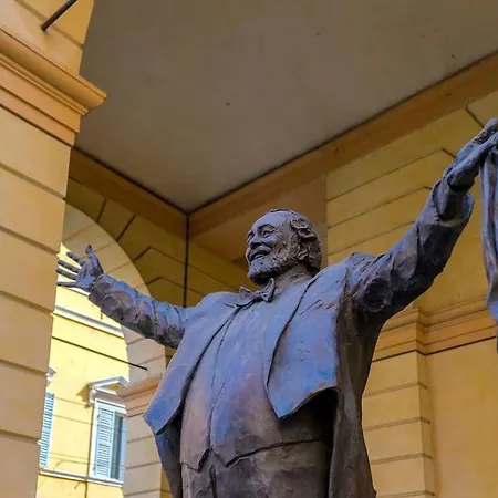 Pavarotti's In The Heart Of Apartmán